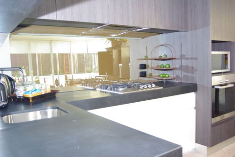 BOUTIQUE STAYS - Lalique - Tourism Canberra 4