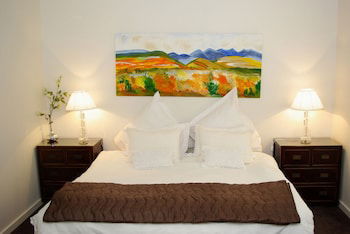 BOUTIQUE STAYS - Lalique - Tourism Canberra 0