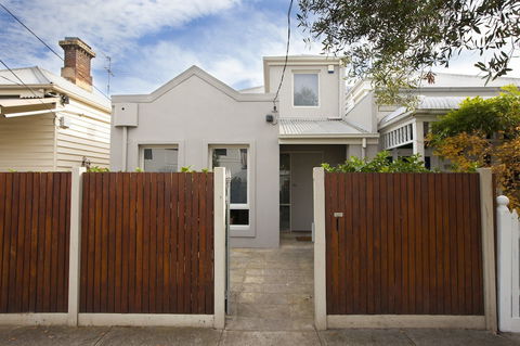 BOUTIQUE STAYS - Roxys Place - Tourism Canberra 1