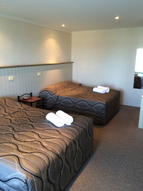 Heritage House Motel & Units - Tourism Canberra 3