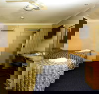 Sun Palms Motel - Tourism Canberra