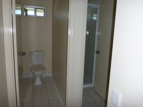 Emu Park Motel - Tourism Canberra 2