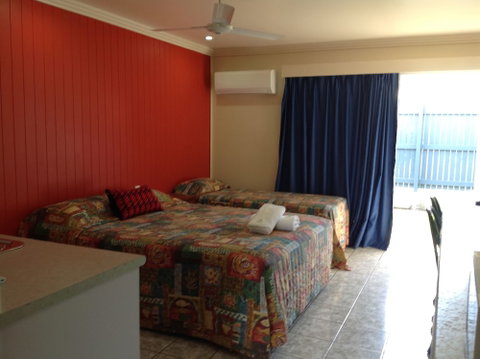 Emu Park Motel - Tourism Canberra 3