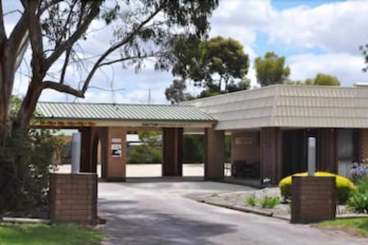  Tourism Canberra