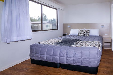 Wollongong Surf Leisure Resort - Tourism Canberra 7