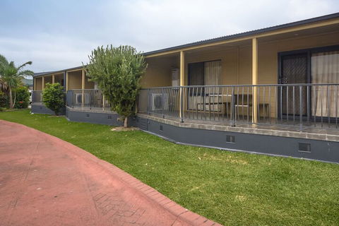 Wollongong Surf Leisure Resort - Tourism Canberra 1
