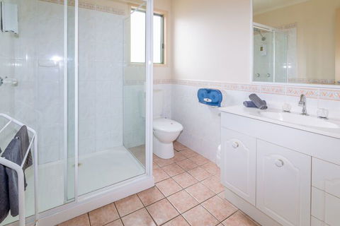 Wollongong Surf Leisure Resort - Tourism Canberra 6