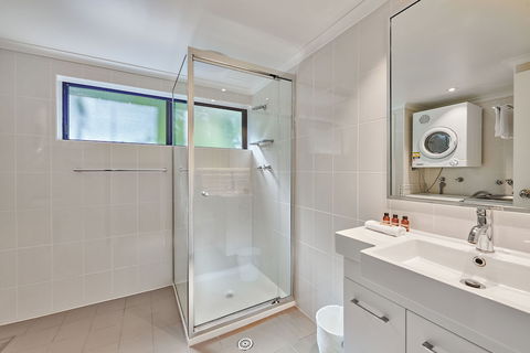 Cape Apartments - Tourism Canberra 4