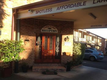 Cedar Lodge Motel - Tourism Canberra 0