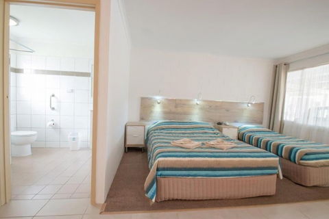A & A Motel - Tourism Canberra 3