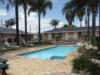 Town & Country Motor Inn - Tourism Canberra 2