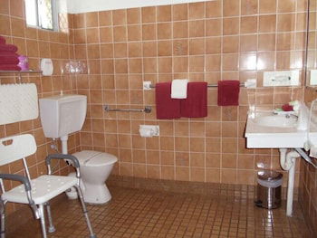Town & Country Motor Inn - Tourism Canberra 5