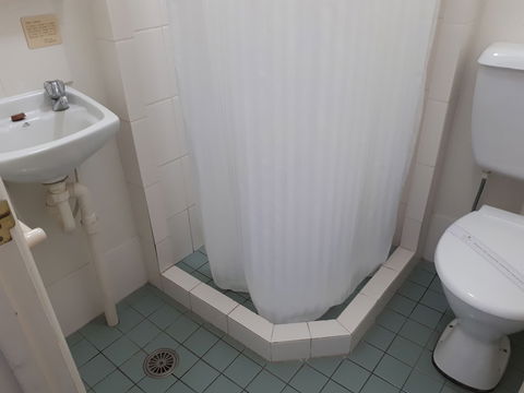 Crest Motor Inn - Tourism Canberra 3