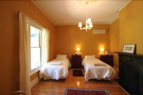 Corinella Country House - Tourism Canberra 0