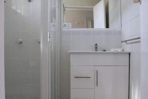 Central Coast Motel - Tourism Canberra 7