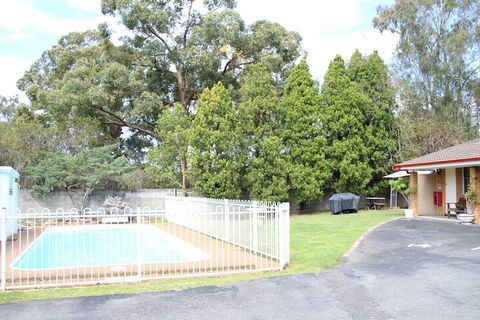 Central Coast Motel - Tourism Canberra 2