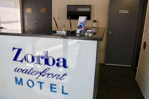 Zorba Motel - Tourism Canberra 5