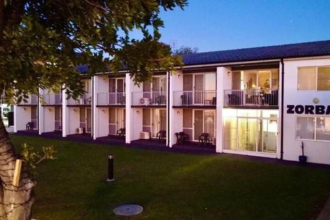 Zorba Motel - Tourism Canberra 1