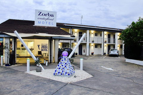 Zorba Motel - Tourism Canberra 4