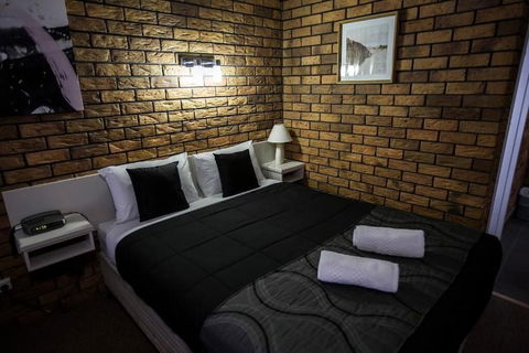 Park House Motor Inn - Tourism Canberra 4