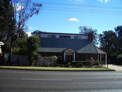 Park House Motor Inn - Tourism Canberra 2