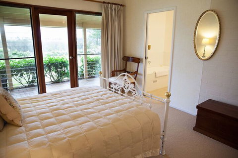 Burncroft Guest House - Tourism Canberra 7