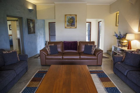 Burncroft Guest House - Tourism Canberra 6