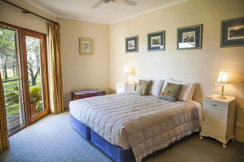 Burncroft Guest House - Tourism Canberra 4