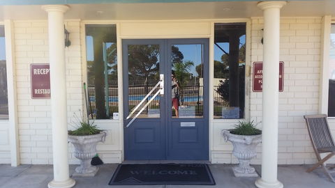 Ceduna East West Motel - Tourism Canberra 6