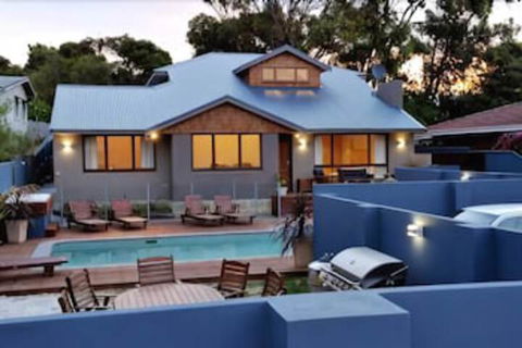 Waikiki Beach Bed & Breakfast - Tourism Canberra 0