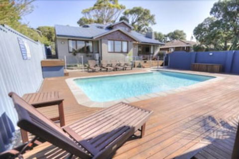 Waikiki Beach Bed & Breakfast - Tourism Canberra 3