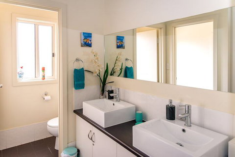 McLaren Vale Studio Apartments - Tourism Canberra 3