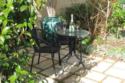 Moongate Accommodation - Tourism Canberra 5