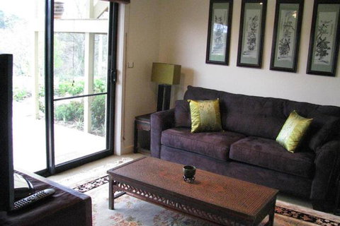 Moongate Accommodation - Tourism Canberra 4