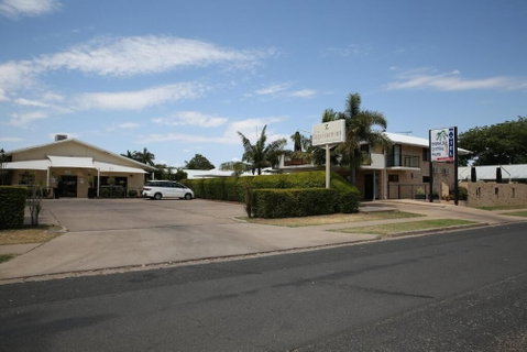 Emerald Central Palms Motel - Tourism Canberra 1