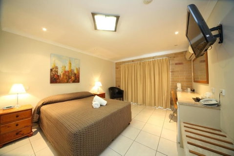 Emerald Central Palms Motel - Tourism Canberra 4