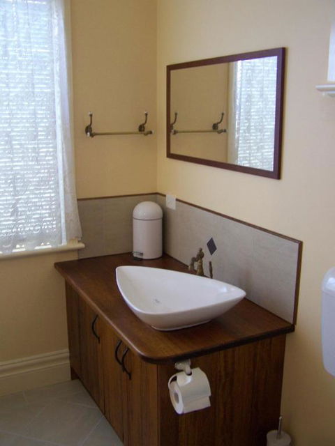 RJs Bed & Breakfast - Tourism Canberra 3
