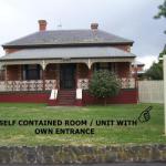 RJs Bed & Breakfast - Tourism Canberra 0