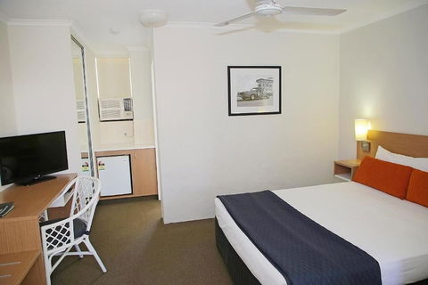 D'arcy Arms Motel - Tourism Canberra 6
