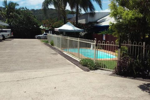 Nambour Central Motel - Tourism Canberra 2