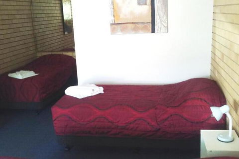 Nambour Central Motel - Tourism Canberra 5