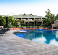 Beach Hotel Resort - Tourism Canberra