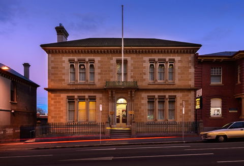 Macquarie Manor - Tourism Canberra 1