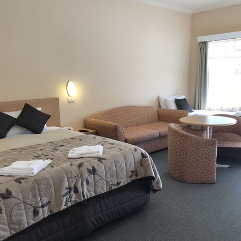Country Gardens Motor Inn - Tourism Canberra 6