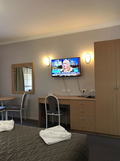 Country Gardens Motor Inn - Tourism Canberra 3