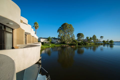 Capri Waters Country Club - Tourism Canberra 1