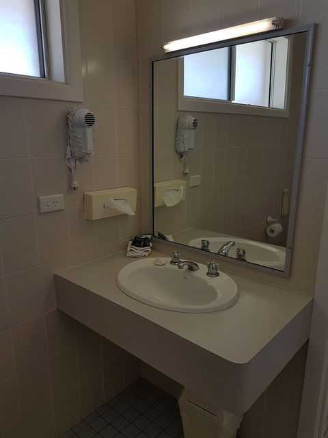 Motel Miramar - Tourism Canberra 2