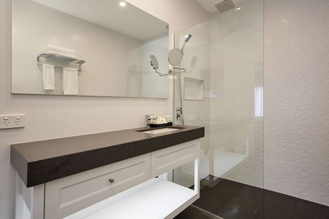 CH Boutique Hotel - Tourism Canberra 5