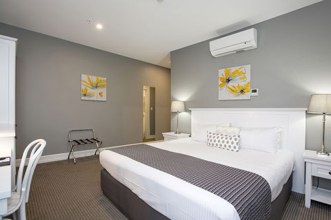 CH Boutique Hotel - Tourism Canberra 0