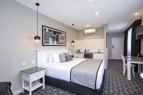 CH Boutique Hotel - Tourism Canberra 6